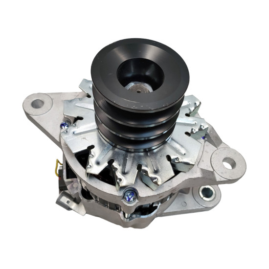 Alternator Isuzu 1812006032 SPINPARTS