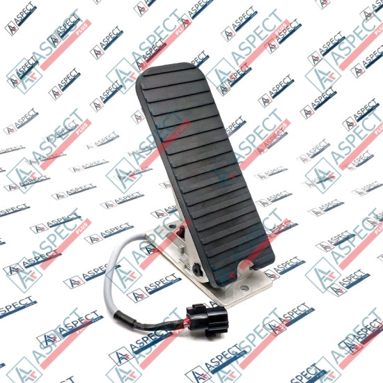 Pedal Hitachi (4631747) ZW220 Genuine