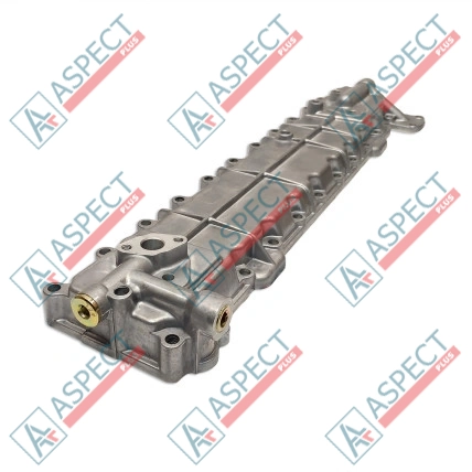 Couvercle du refroidisseur d`huile Isuzu (1112810281) 6BG1 Hitachi, JCB AFM